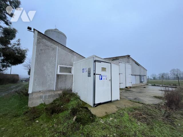 Local divers 600m² — Bouchamps-lès-Craon