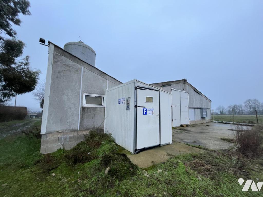 Autre 600 m² Bouchamps-lès-Craon · 600 m² · 35 000 €