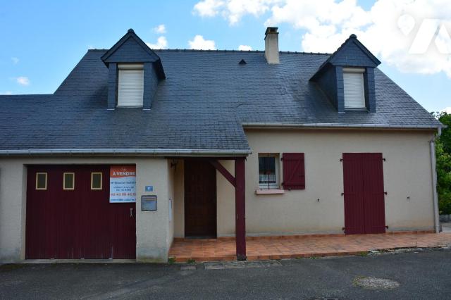 Maison 6 pièces 94 m² · à Sablé-sur-Sarthe · 94 m² · 138 000 €