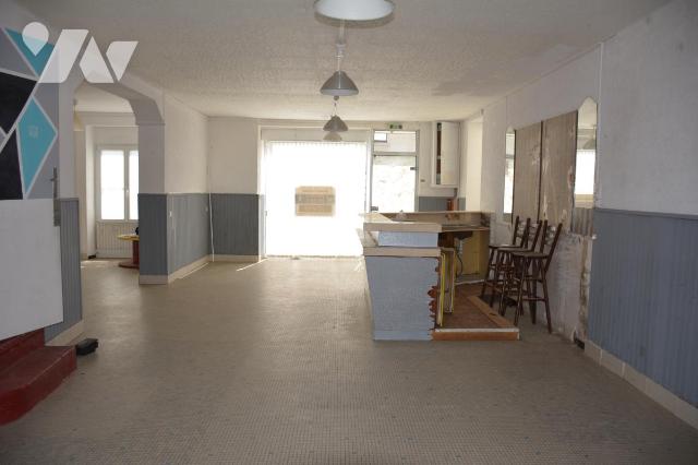 Maison 5 pièces 190 m² · à Bouessay · 189,6 m² · 50 000 €