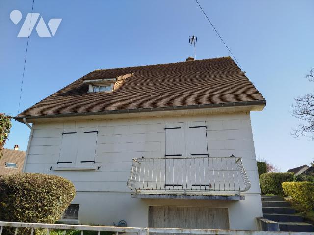 Maison 7 pièces 105 m² · à Sablé-sur-Sarthe · 105,3 m² · 150 000 €