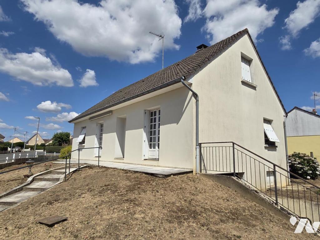 VENTE maison-CHATEAU GONTIER (53)