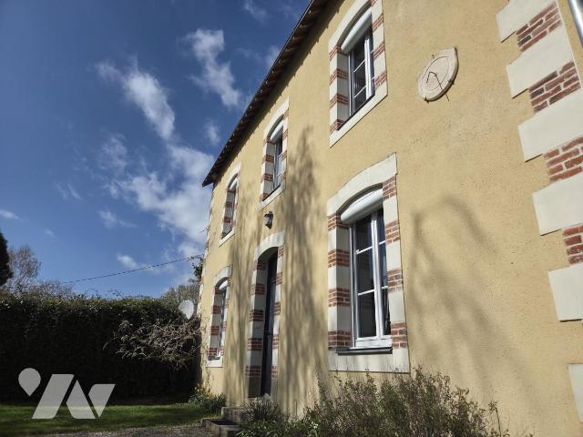 Maison 8 pièces 193 m² · à Château-Gontier-sur-Mayenne · 193 m² · 410 000 €