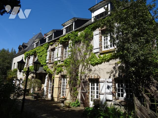 Maison 9 pièces 232 m² · à Maisoncelles-du-Maine · 232 m² · 380 000 €