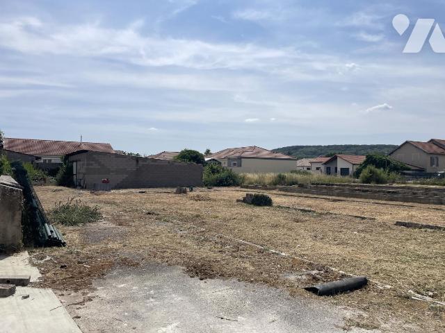 Terrain 1100 m² · à Pont-À-Mousson · 1 100 m² · 100 000 €