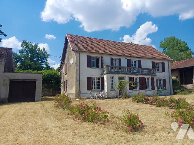 Maison 12 pièces 288 m² · à Bayonville · 288 m² · 120 000 €