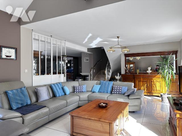 Maison 187 m² · à Saint-Avé · 187 m² · 721 000 €