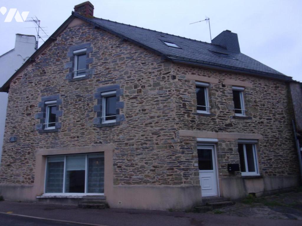 Maison 6 pièces 153 m² · à Carentoir · 153 m² · 165 000 €