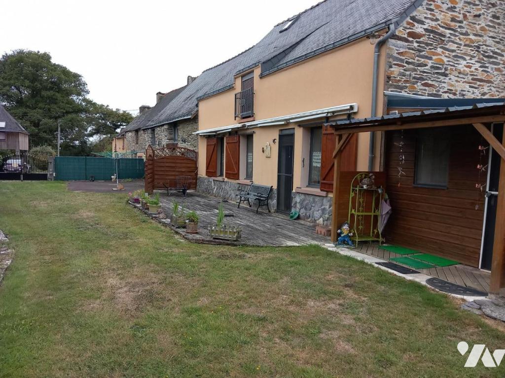 Maison 8 pièces 186 m² · à Carentoir · 186 m² · 220 000 €