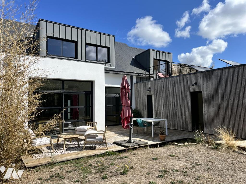 Maison 224 m² · à Hézo · 224 m² · 671 000 €