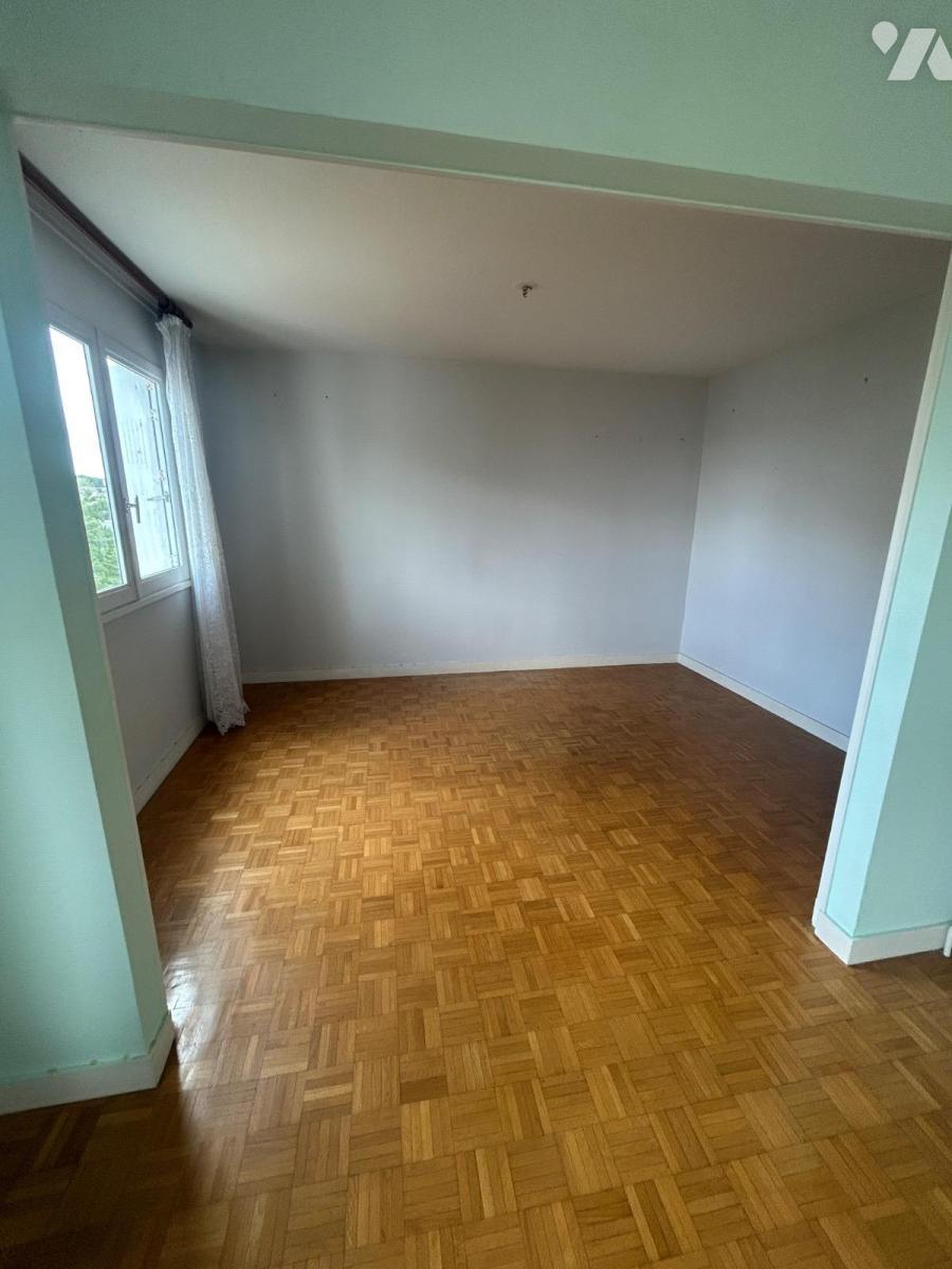 Appartement 5 pièces 82 m² · à Lanester · 82 m² · 125 000 €