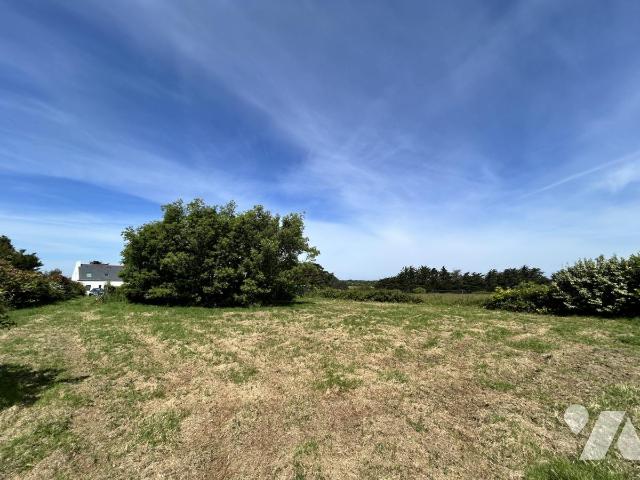Terrain 1077 m² · à Palais · 1 077 m² · 230 000 €