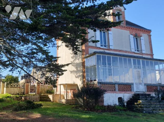 Maison 8 pièces 110 m² · à Plouhinec · 110 m² · 900 000 €