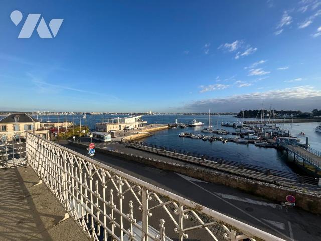 Maison 8 pièces 270 m² · à Port-Louis · 270 m² · 900 000 €
