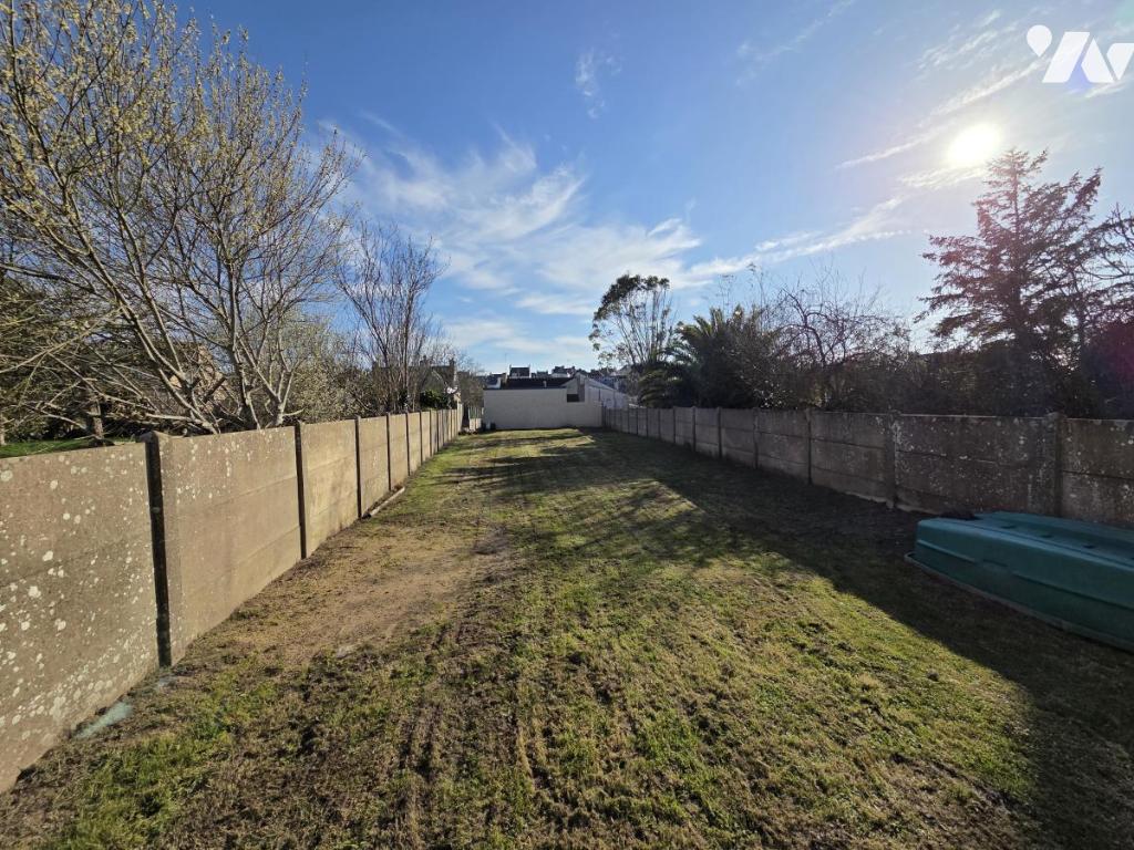 Terrain 366 m² · à Locmiquélic · 366 m² · 160 000 €