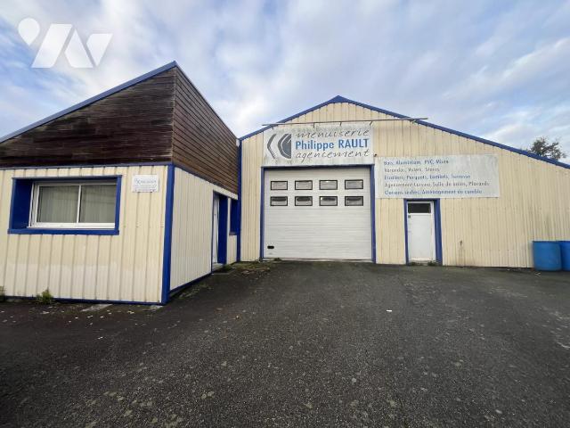 Local divers 510m² — Guillac