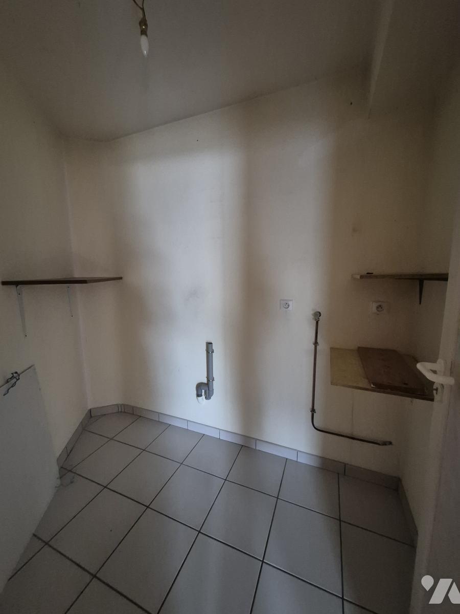 LOCATION appartement-MALESTROIT (56)