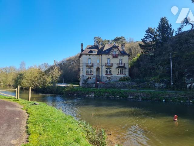 Maison 14 pièces 338 m² · à Rohan · 338 m² · 540 000 €