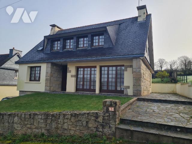 Maison 7 pièces 134 m² · à Chèze · 134 m² · 155 000 €