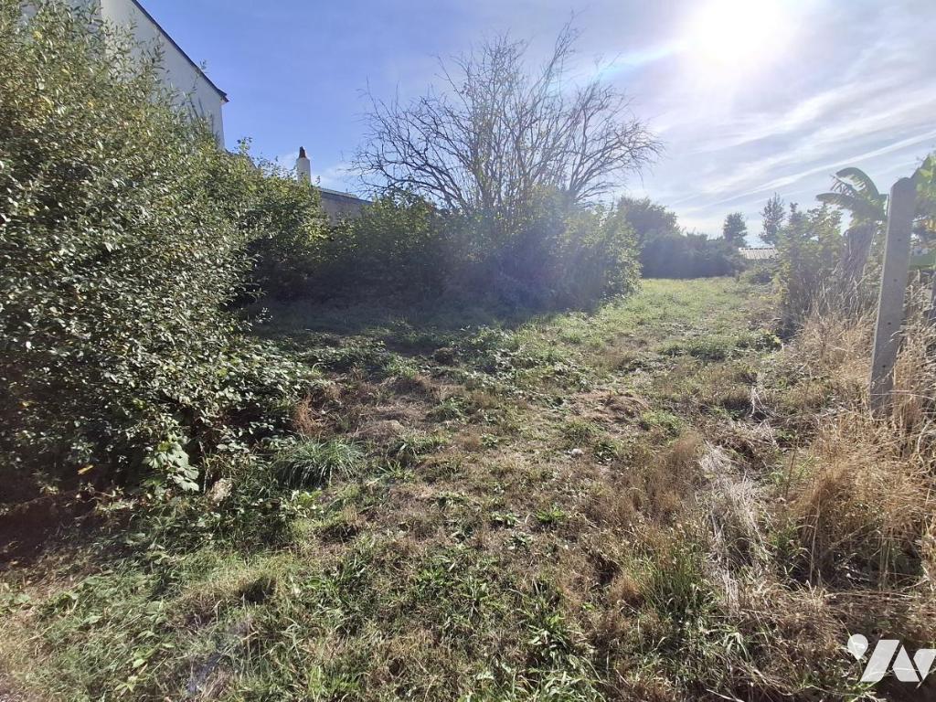 Terrain 680 m² · à Saint-Thuriau · 680 m² · 36 900 €