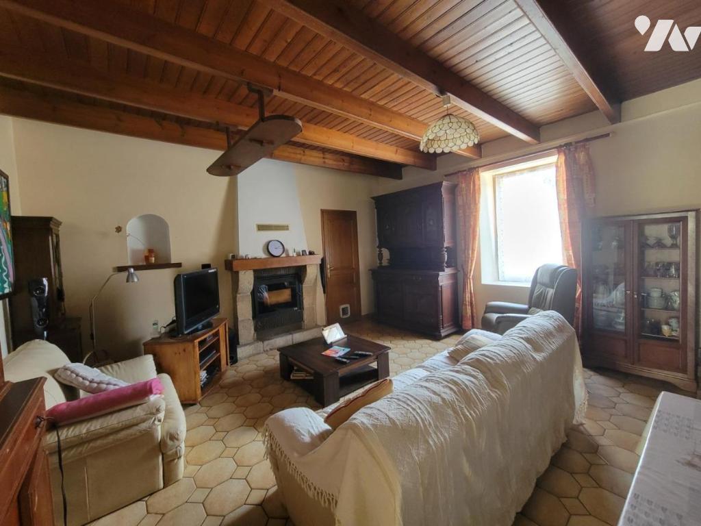 VENTE maison-ST HERNIN (29)