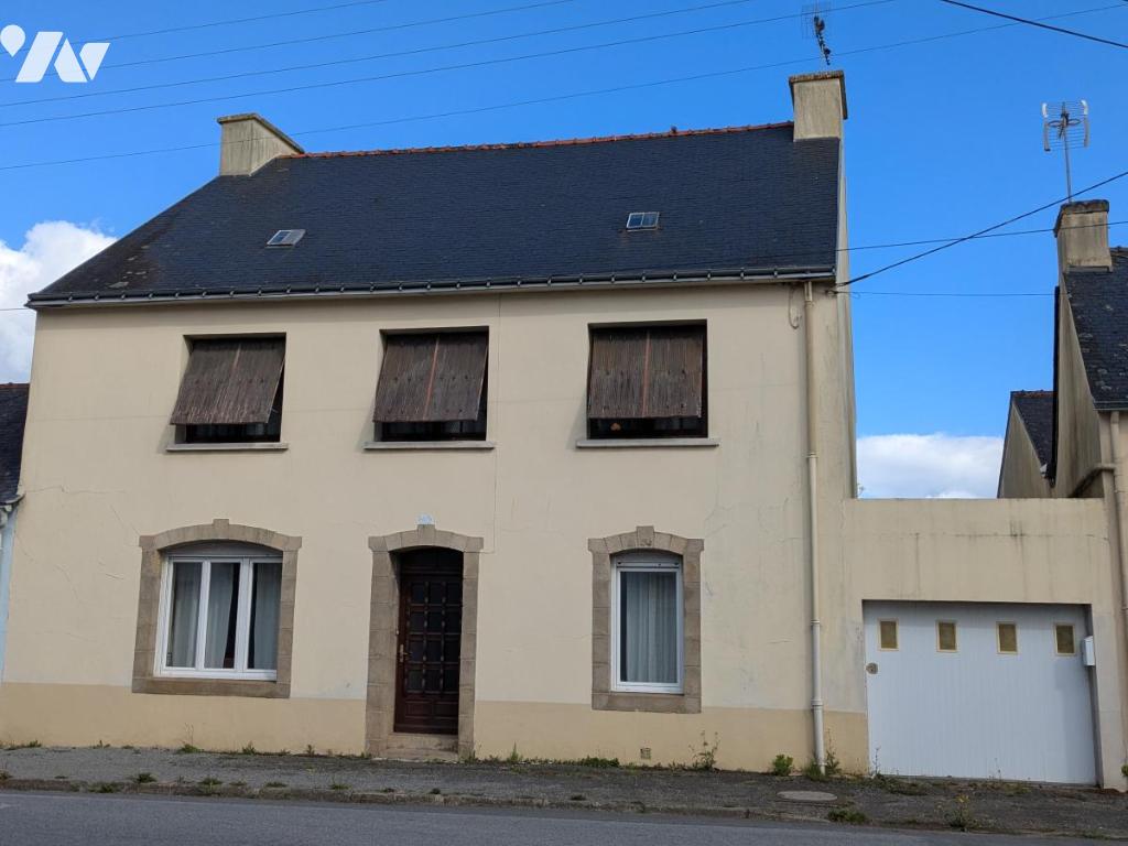 Maison 8 pièces 138 m² · à Roudouallec · 138 m² · 150 000 €