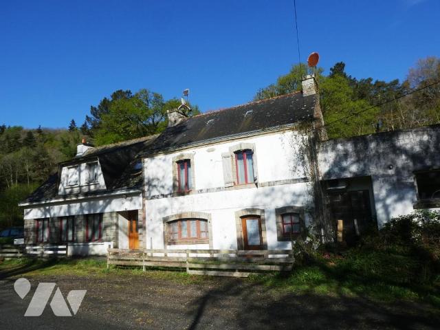 Maison 6 pièces 238 m² · à Lignol · 238 m² · 120 000 €
