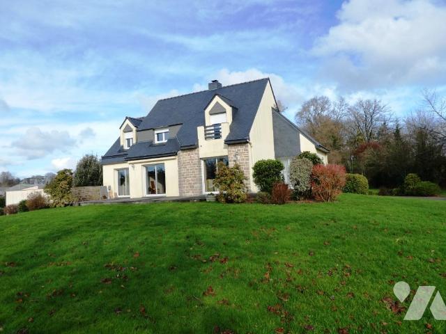 Maison 6 pièces 160 m² · à Locmalo · 160 m² · 295 000 €