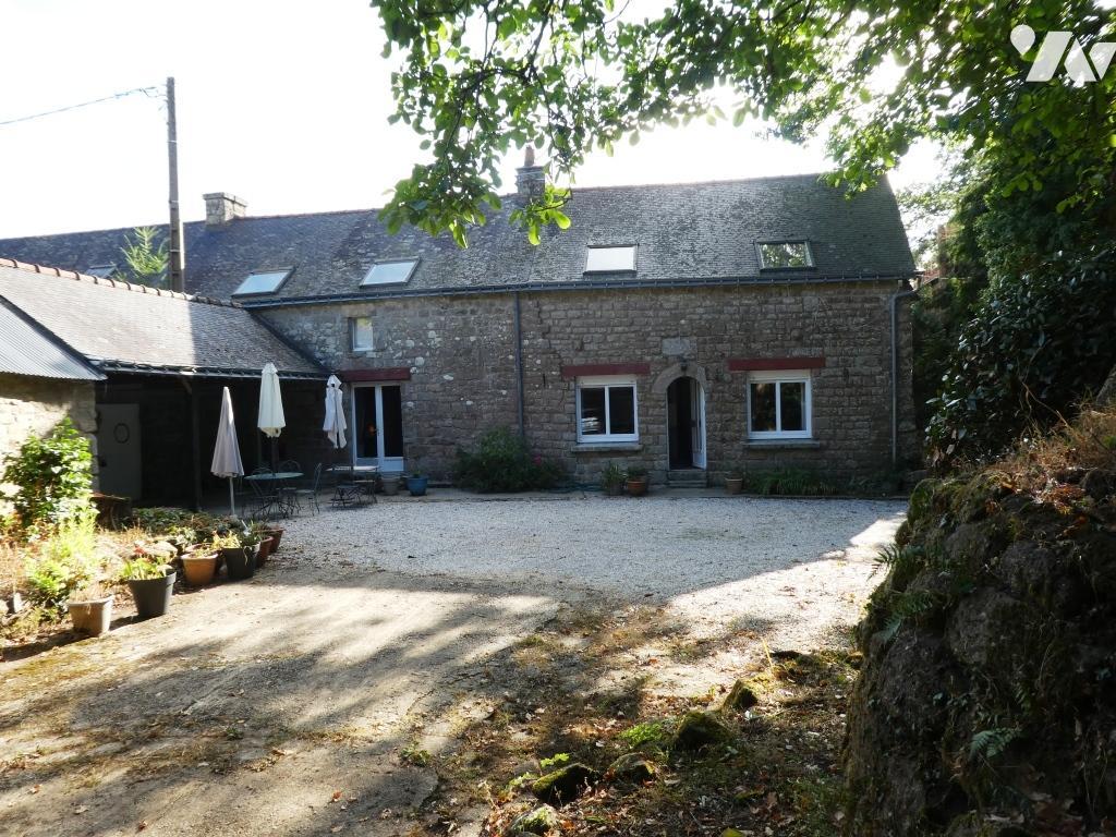 Maison 6 pièces 127 m² · à Persquen · 127 m² · 185 000 €