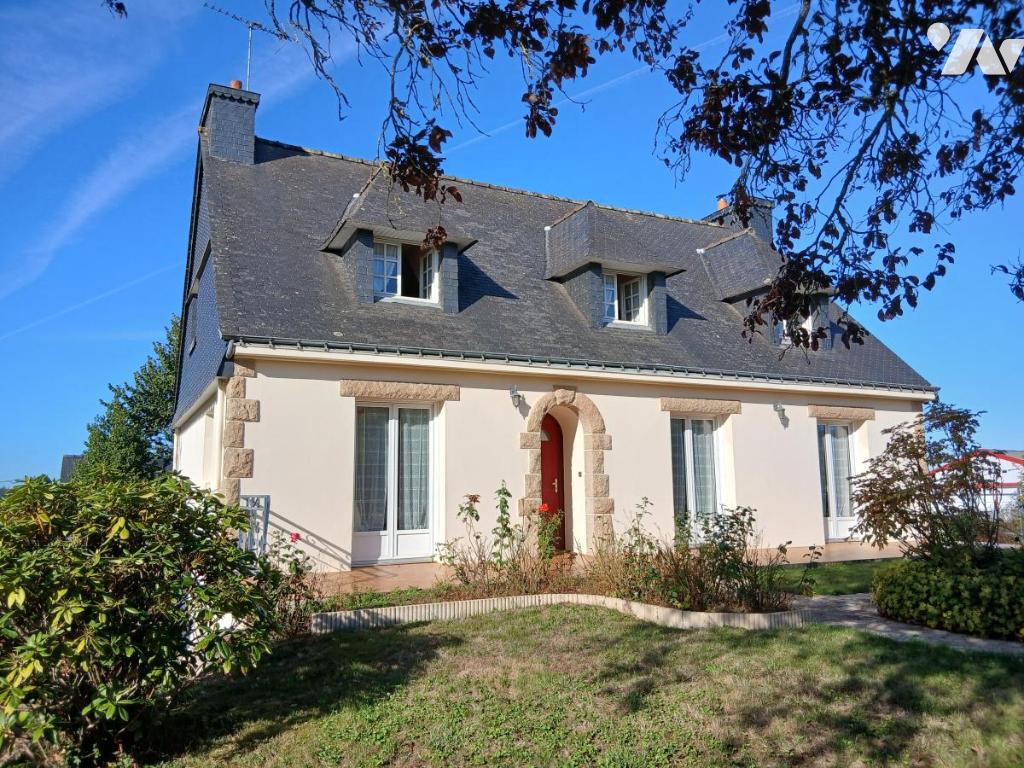 Maison 6 pièces 150 m² · à Séglien · 149,9 m² · 220 000 €