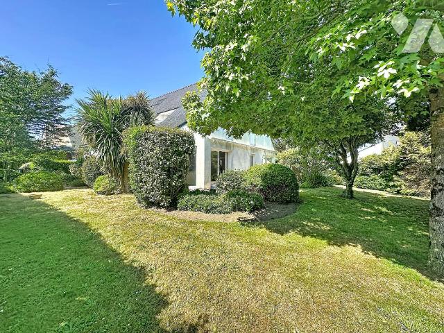 Maison 8 pièces 230 m² · à Larmor-Plage · 230,1 m² · 1 150 000 €