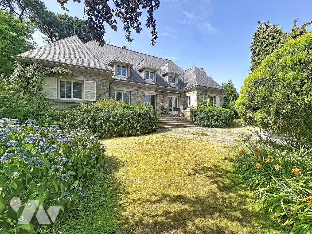 Maison 9 pièces 259 m² · à Larmor-Plage · 259,3 m² · 1 080 000 €