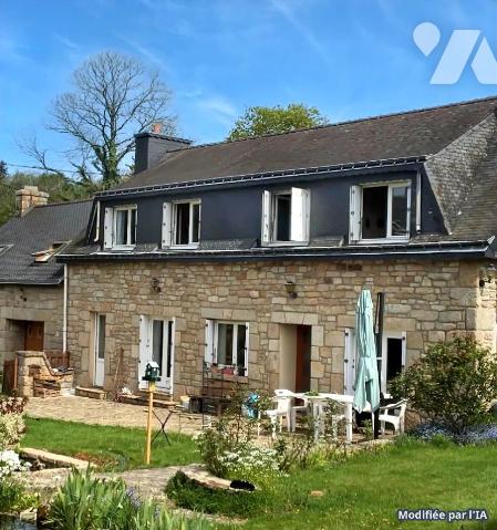 Maison 5 pièces 120 m² · à Lanvénégen · 120 m² · 200 000 €