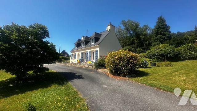 Maison 6 pièces 125 m² · à Lanvénégen · 125 m² · 215 000 €