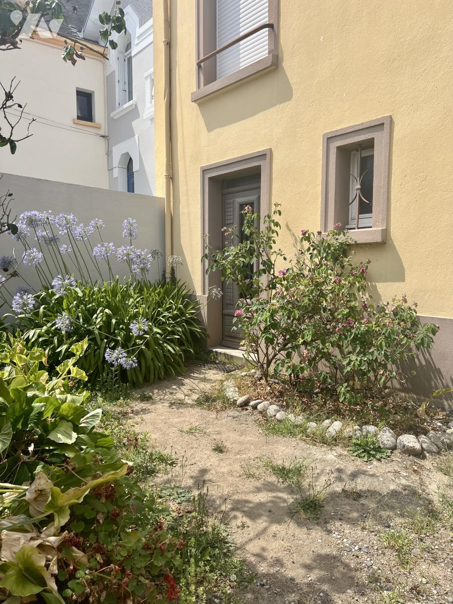 Maison 8 pièces 161 m² · à Lorient · 161 m² · 300 000 €
