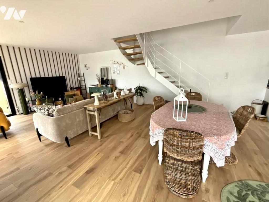 Maison 4 pièces 142 m² · à Ploemeur · 141,6 m² · 950 000 €