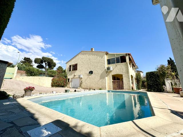 Maison 6 pièces 216 m² · à Fréjus · 215,8 m² · 520 000 €