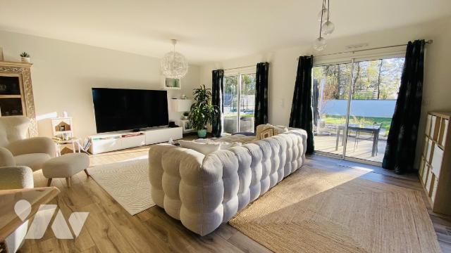 Maison 6 pièces 160 m² · à Plescop · 159,6 m² · 530 000 €