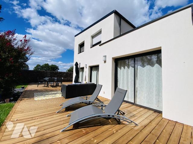 Maison 6 pièces 160 m² · à Plescop · 159,6 m² · 490 000 €