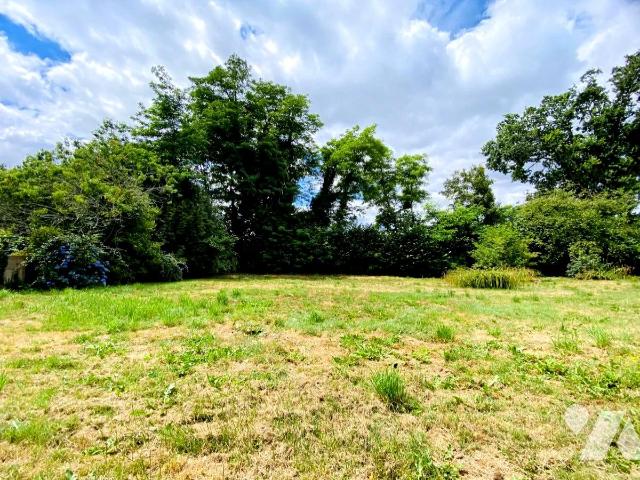 Terrain 717 m² · à Locqueltas · 717 m² · 98 000 €