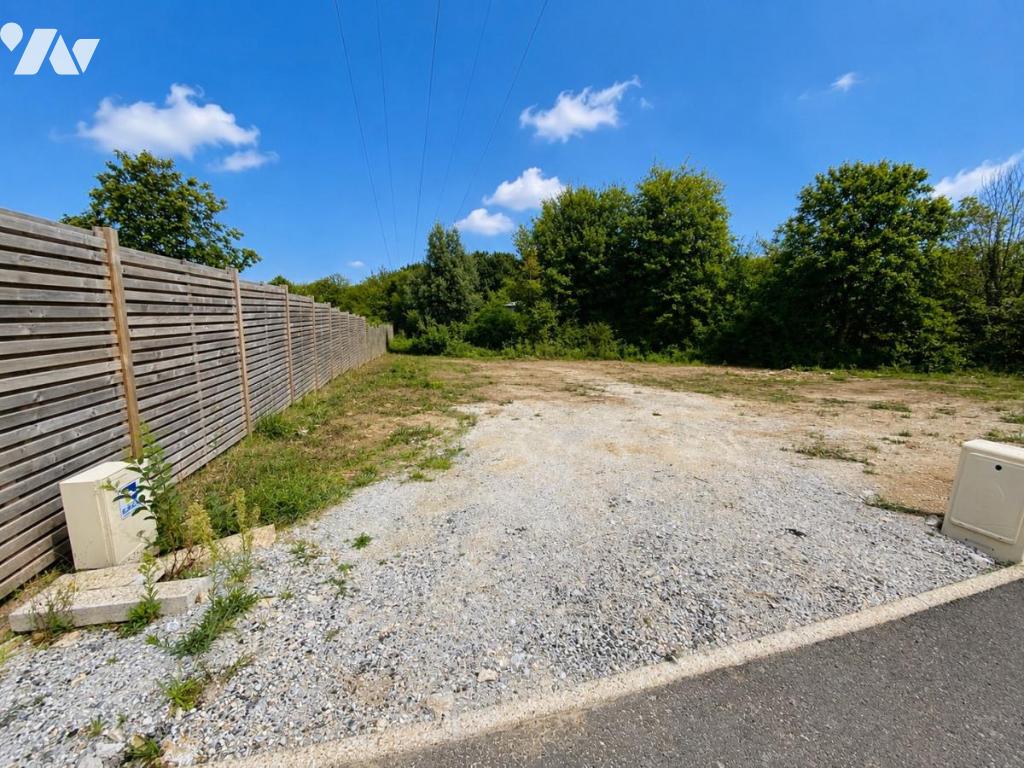 Terrain 688 m² · à Plescop · 688 m² · 100 000 €