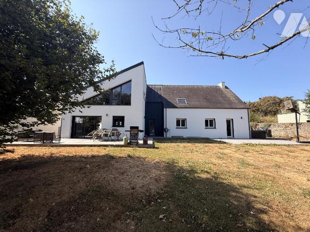 Maison 7 pièces 226 m² · à Plumergat · 226 m² · 560 000 €