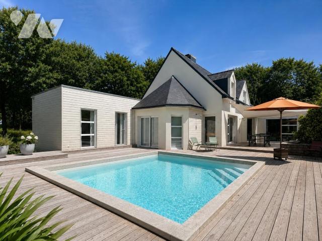Maison 6 pièces 200 m² · à Theix-Noyalo · 200 m² · 850 000 €