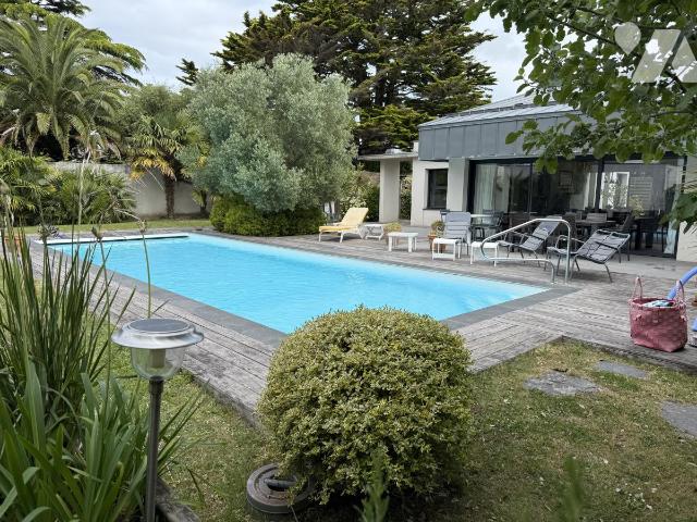 Maison 10 pièces 218 m² · à Ploemeur · 218 m² · 1 150 000 €