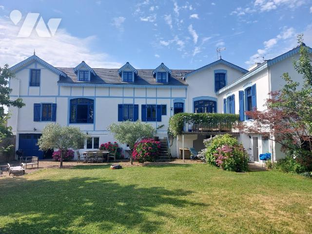 Maison 14 pièces 350 m² · à Vannes · 350 m² · 1 700 000 €