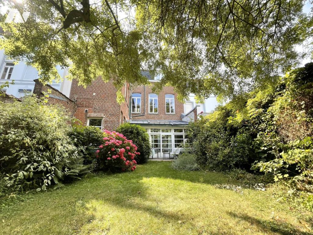 Maison 9 pièces 293 m² · à Lille · 292,7 m² · 1 400 000 €