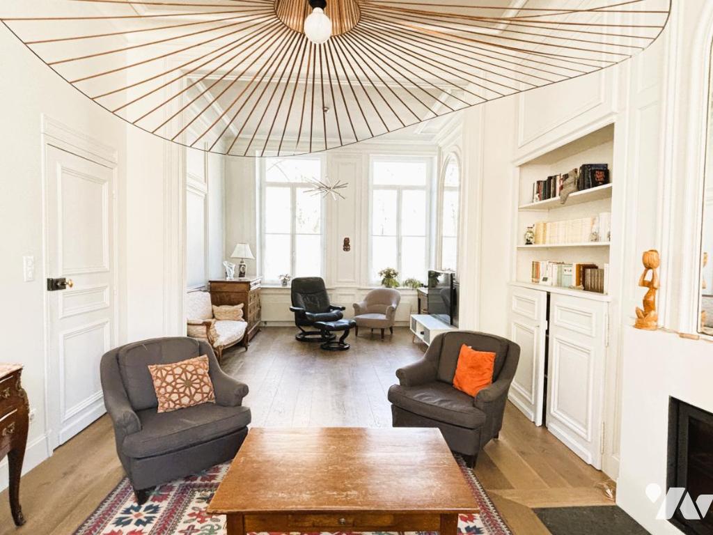 Maison 8 pièces 244 m² · à Lille · 244 m² · 1 080 000 €