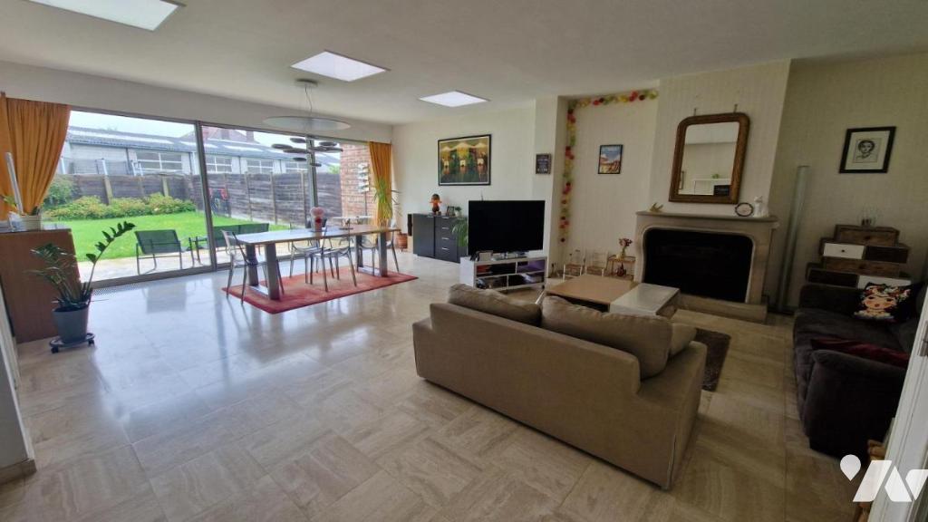 Maison 7 pièces 200 m² · à Santes · 200 m² · 1 124 €/mois