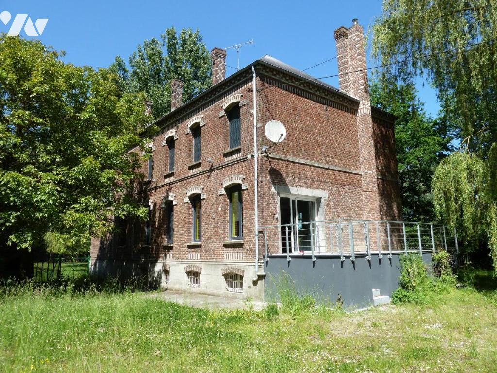 Maison 5 pièces 233 m² · à Honnecourt-sur-Escaut · 233 m² · 450 000 €