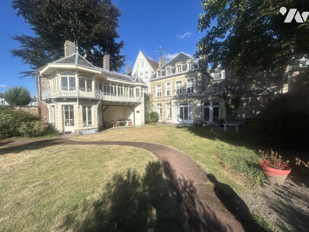Maison 12 pièces 364 m² · à Cambrai · 364 m² · 830 000 €